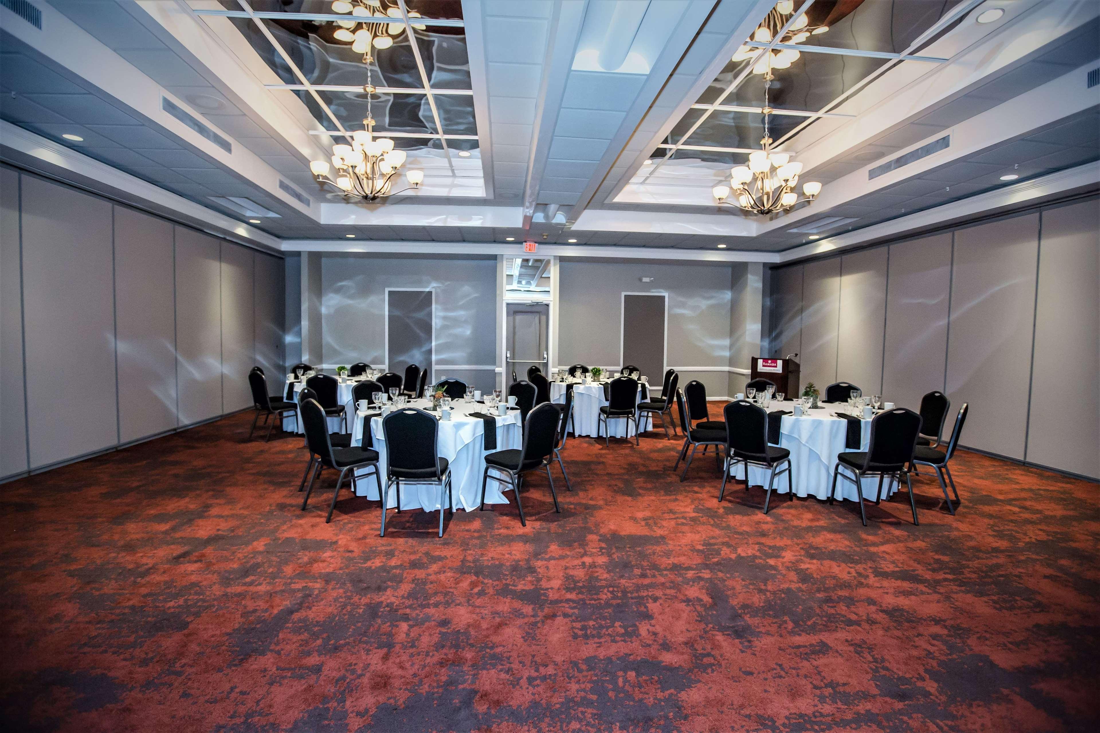 Ramada By Wyndham Jacksonville Hotel & Conference Center Exterior foto
