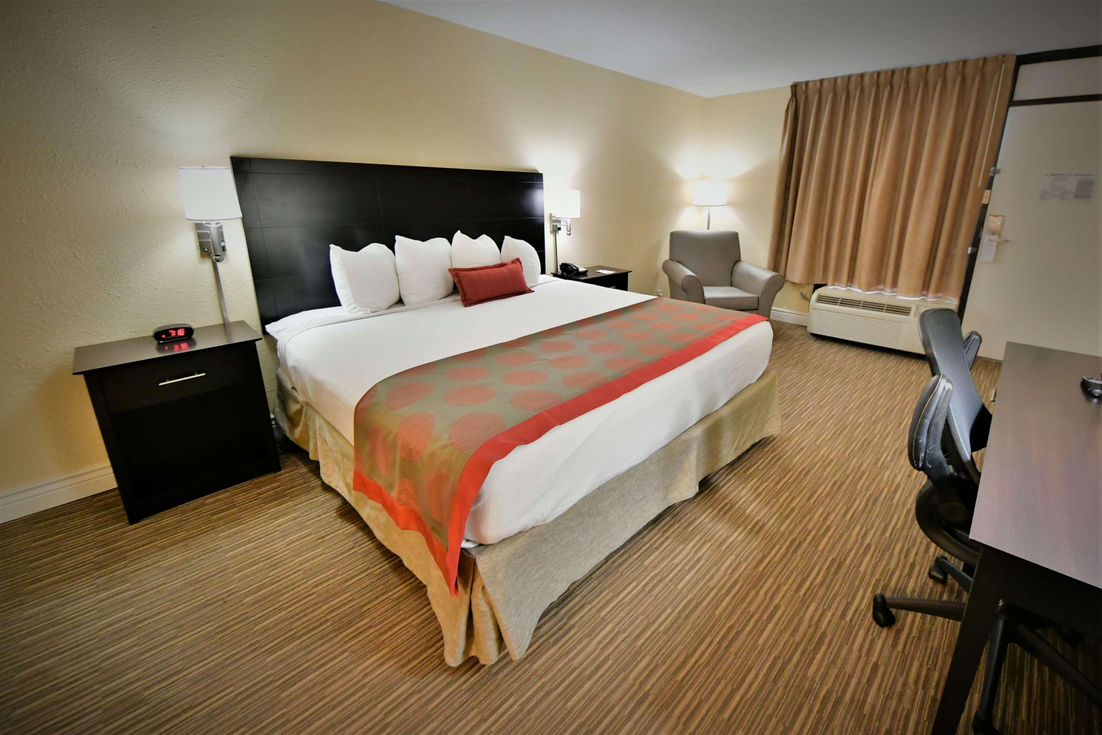 Ramada By Wyndham Jacksonville Hotel & Conference Center Exterior foto