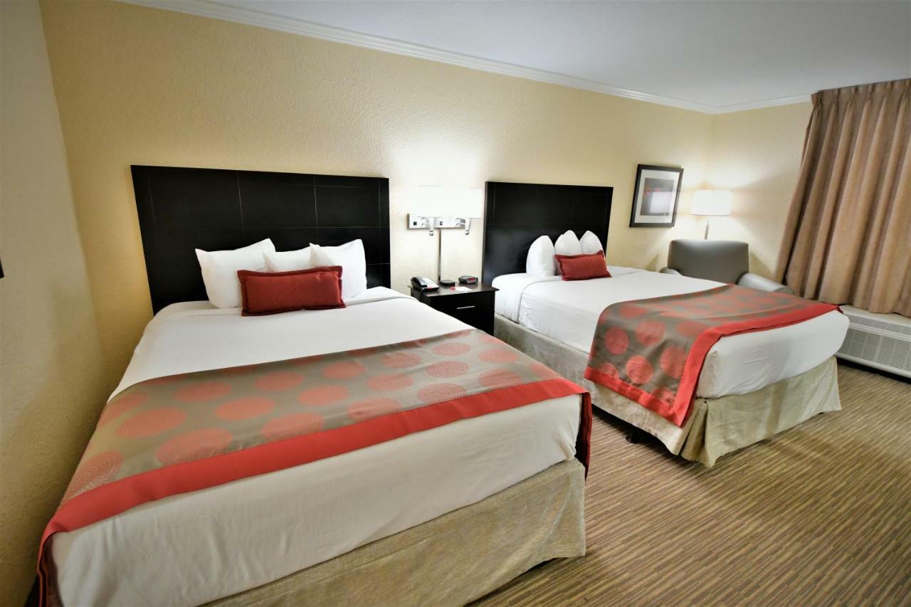 Ramada By Wyndham Jacksonville Hotel & Conference Center Exterior foto
